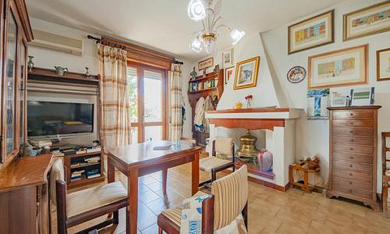 Villa Zona Borgata S...