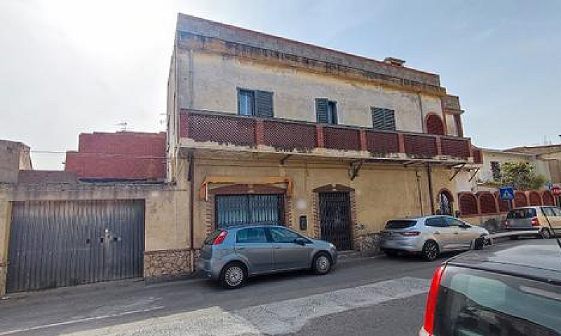 Appartamento E Local...