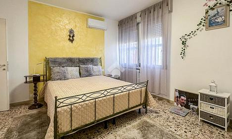 3 Locali A Carpi...