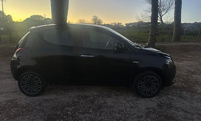 Lancia Ypsilon 1.0 F...