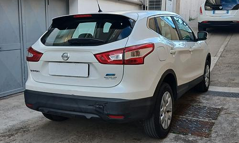 Nissan Qashqai 1.5 D...