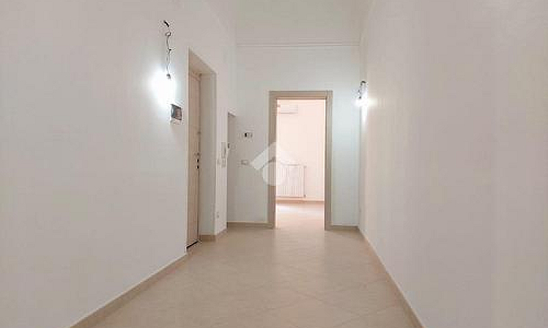 2 Locali A Taranto...