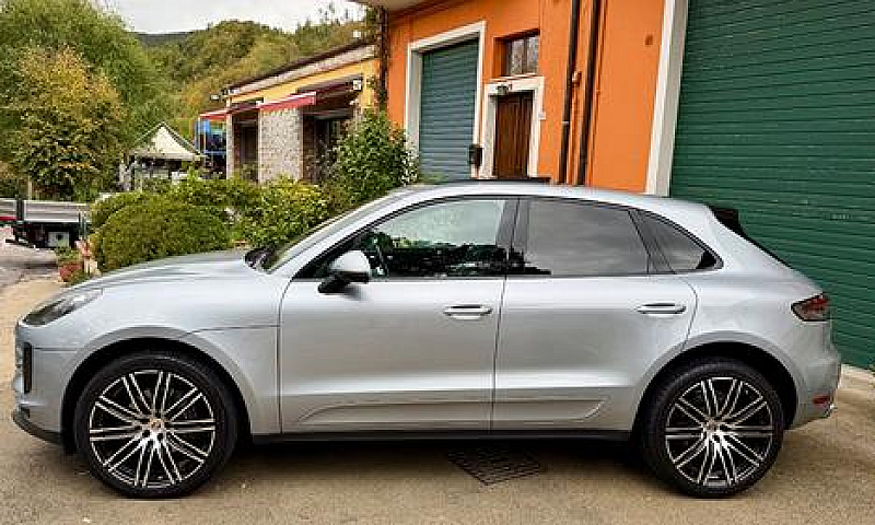Porsche Macan 2.0...