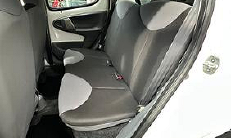Peugeot 107 1.0 68Cv...