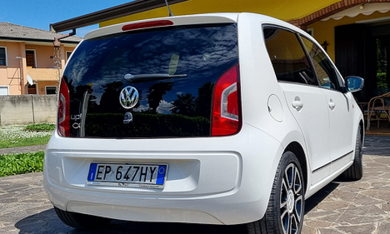 Volkswagen Up...