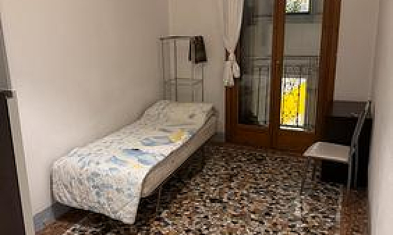 Stanze Grandi E Lumi...