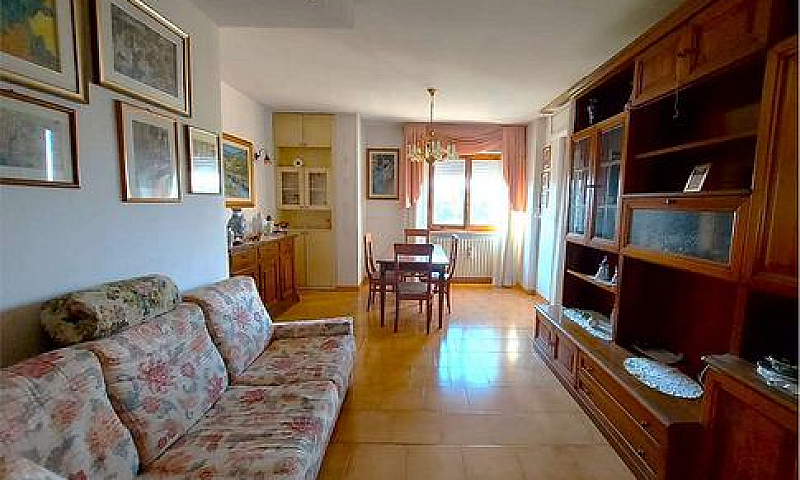 Appartamento Con Gar...