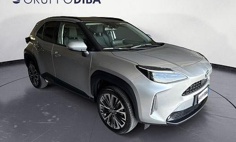 Toyota Yaris Cross 1...