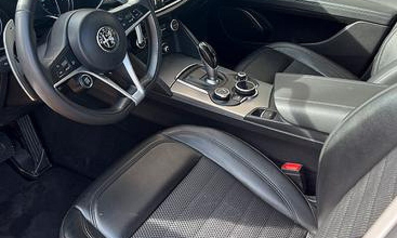 Alfa Romeo Stelvio...
