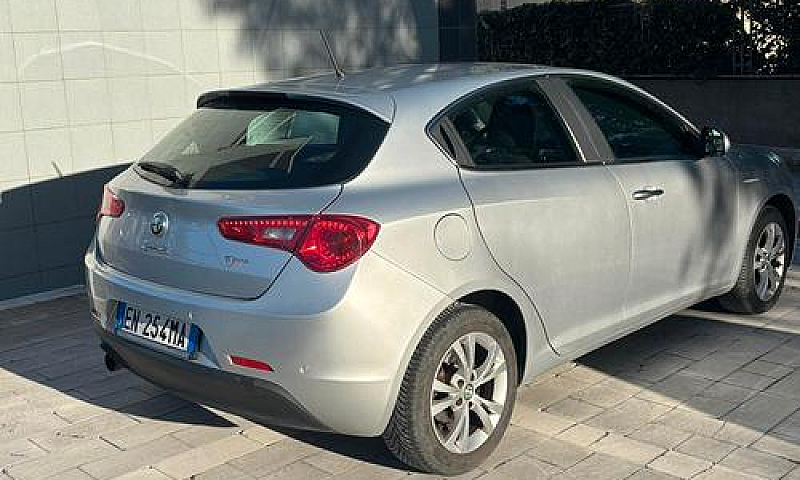 Alfa Romeo Giulietta...