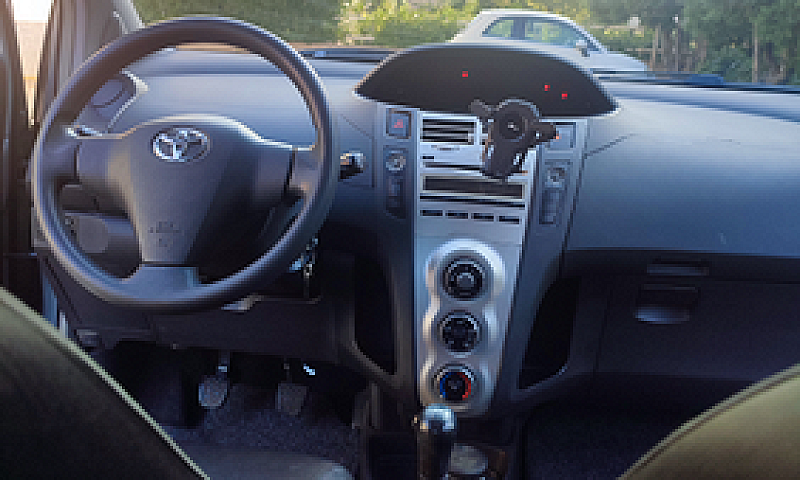 Toyota Yaris 1.0 Ben...