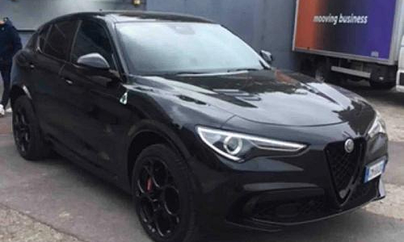 Alfa Romeo Stelvio 2...