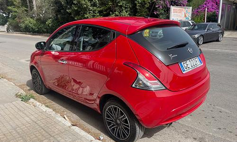 Lancia Ypsilon 1.0 F...