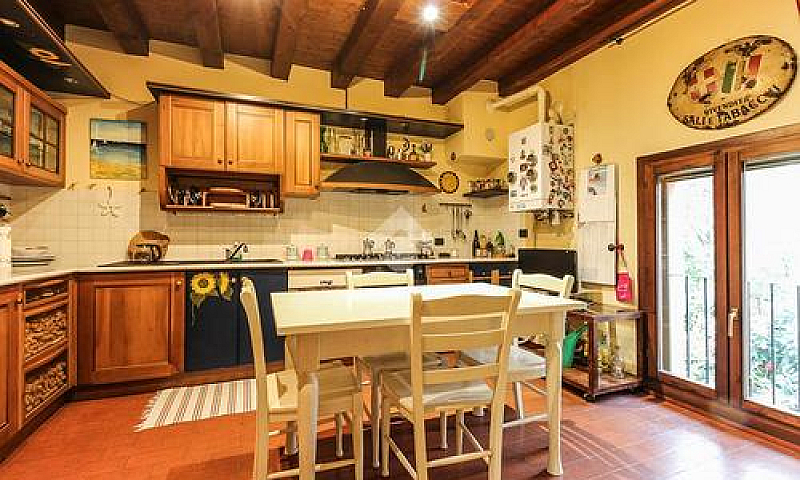 4 Locali A Castenaso...