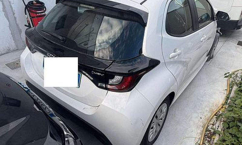 Toyota Yaris 1.5 Hyb...