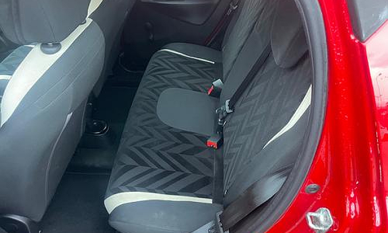 Lancia Ypsilon 1.2 6...