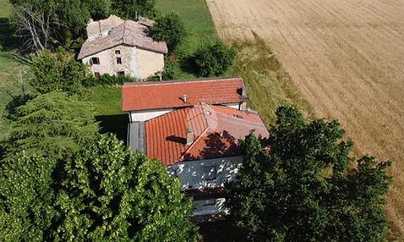 4 Locali A Traverset...