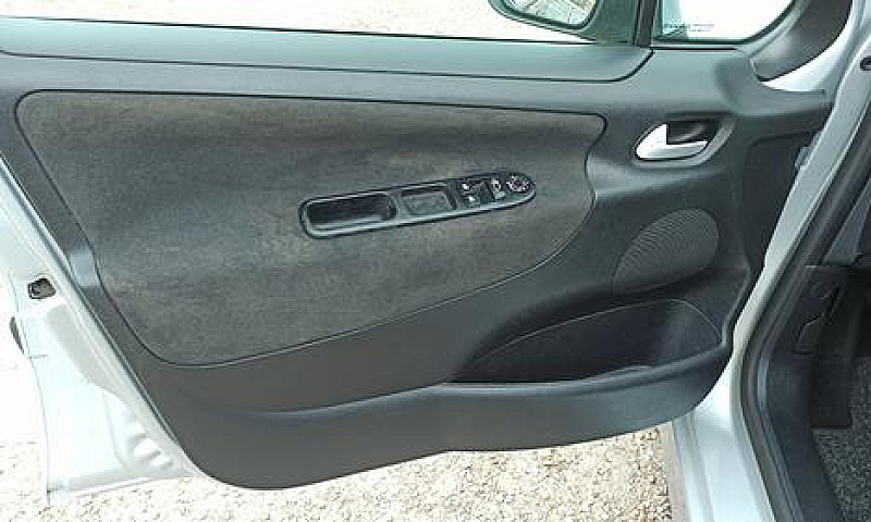 Peugeot 207 1.6 Hdi ...