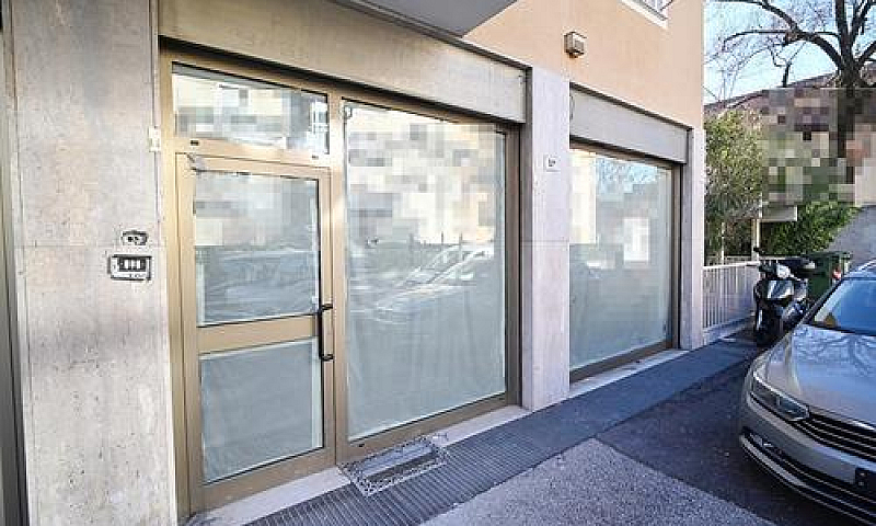 Via Rovigo: Bilocale...