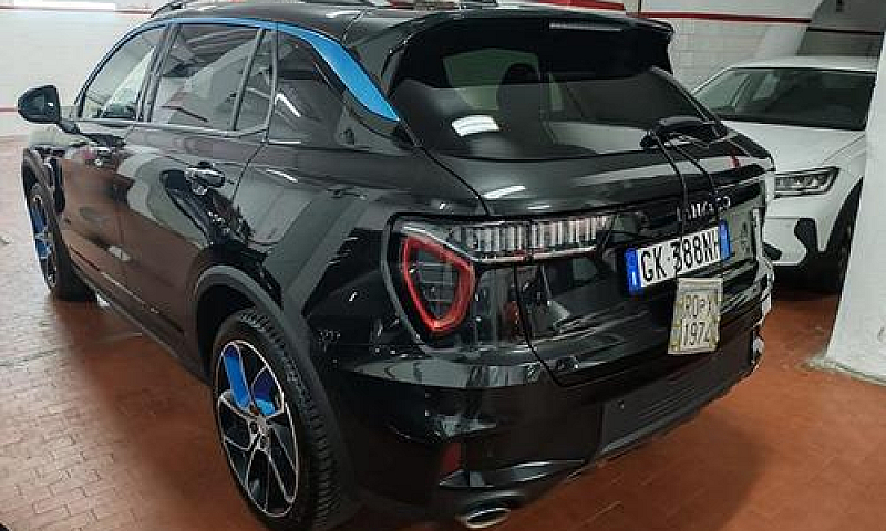 Lynk & Co 01 Phev...