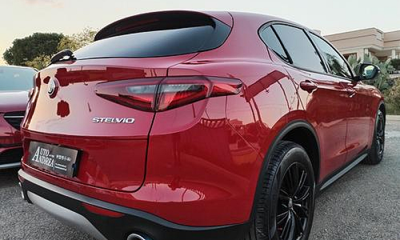 Alfa Romeo Stelvio 2...