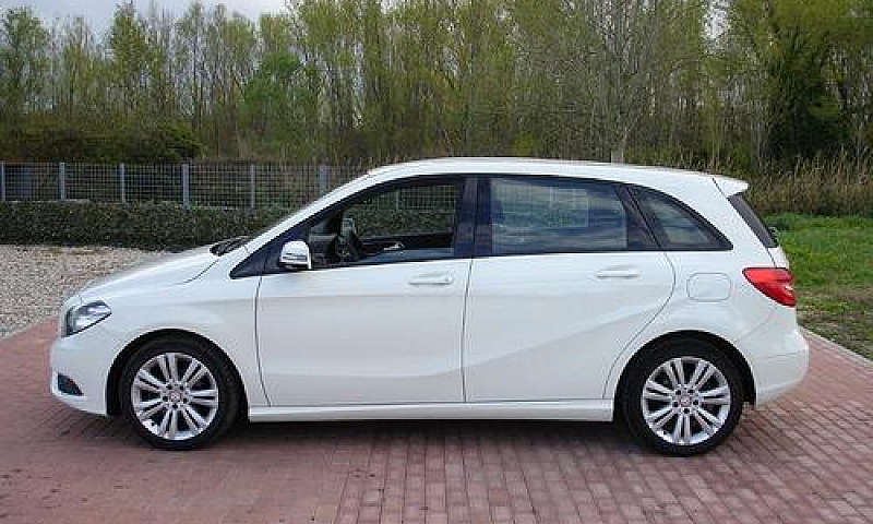 Mercedes-Benz B 180 ...