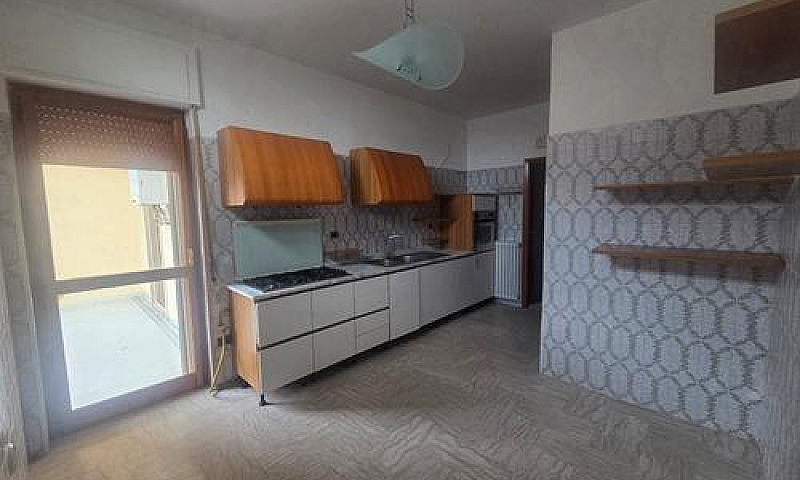 Appartamento In Zona...