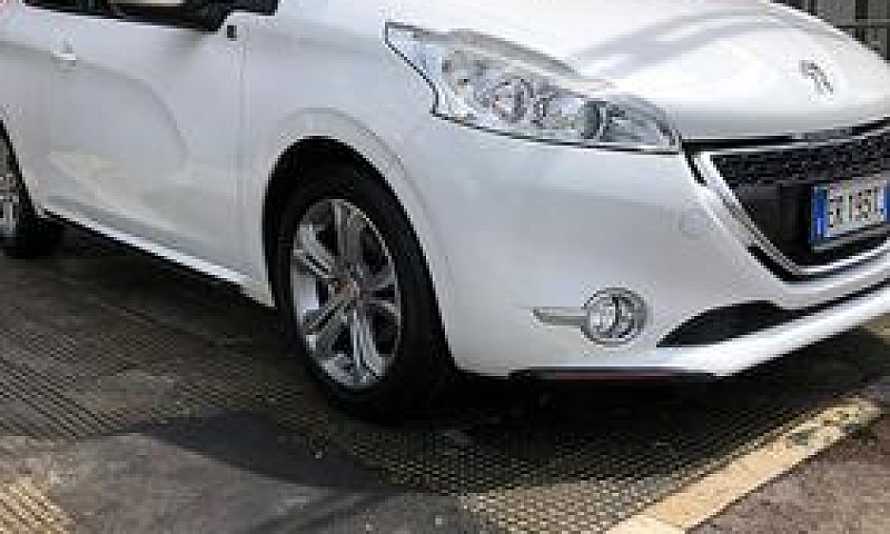 Peugeot 208 1.2 Spor...