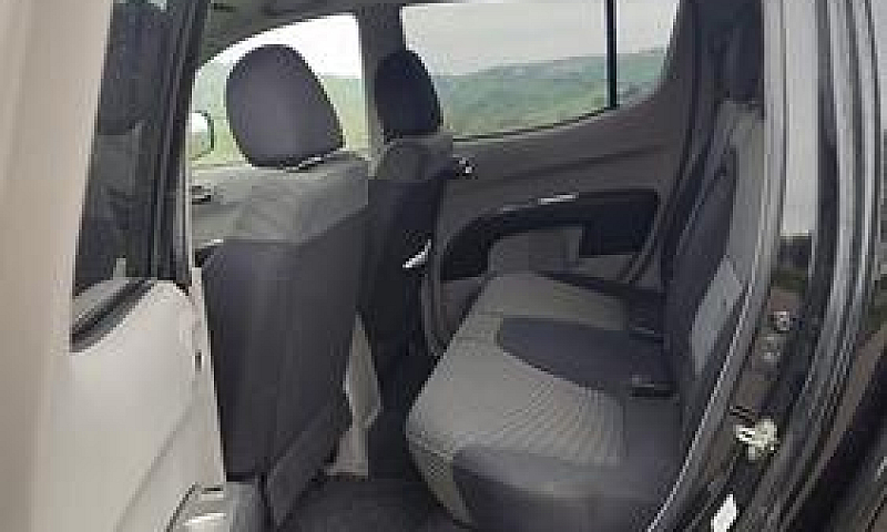 Mitsubishi L200...
