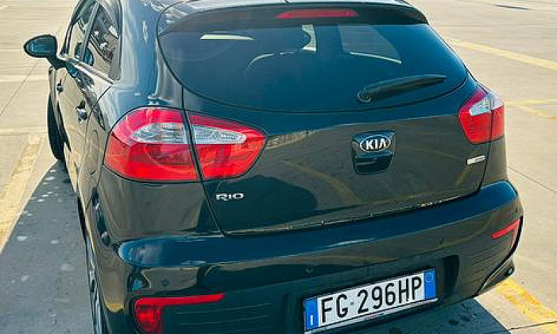 Kia Rio 1,4Cc 90Cv...