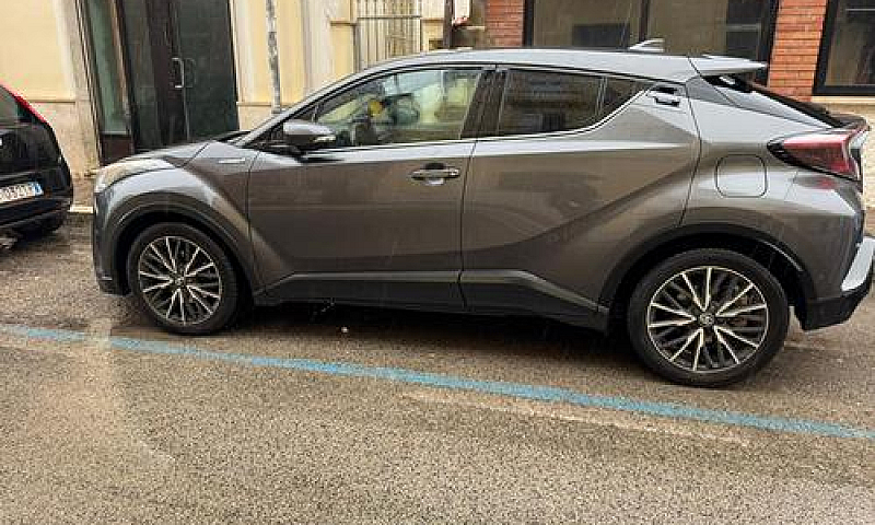 Toyota Chr 1.8...