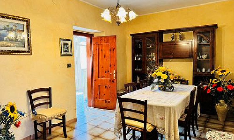 Appartamento Con Cor...
