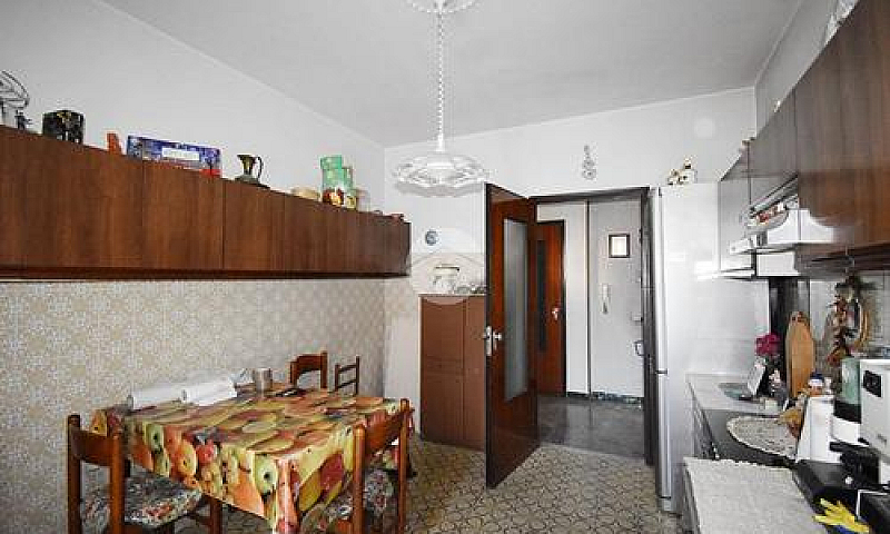 5 Locali A Ivrea...