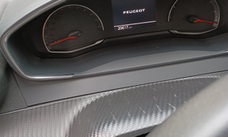 Peugeot 208 A Benzin...