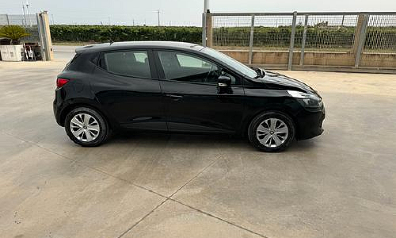 Renault Clio 1.2 75C...