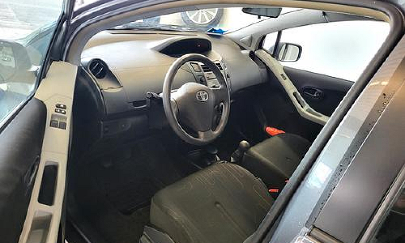 Toyota Yaris 1.0 5 P...