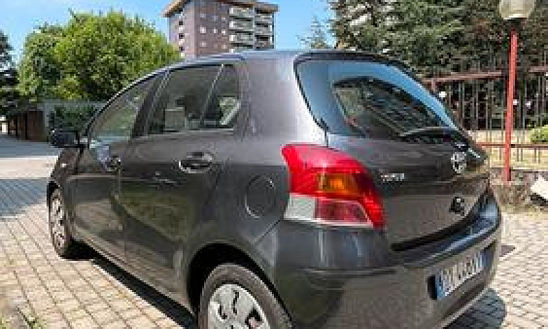 Toyota Yaris Usata...