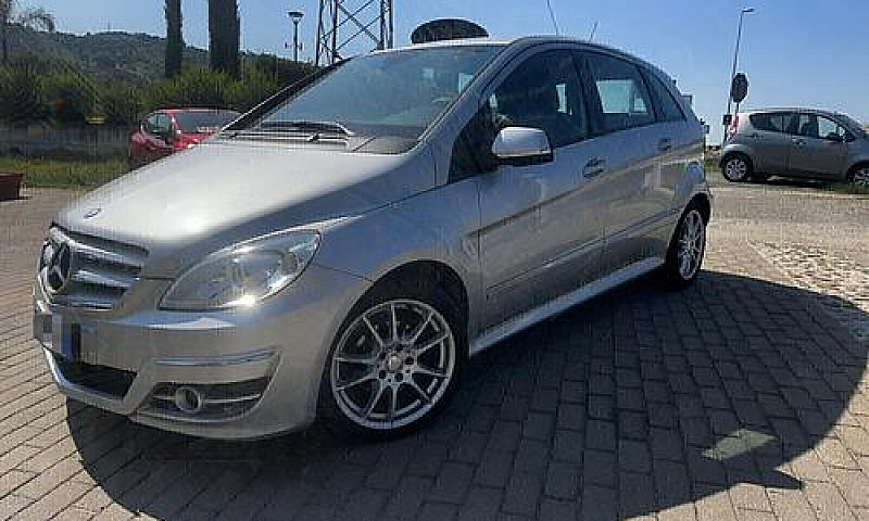 Mercedes-Benz B 180 ...