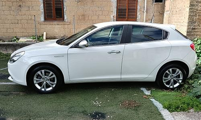 Alfa Romeo Giulietta...