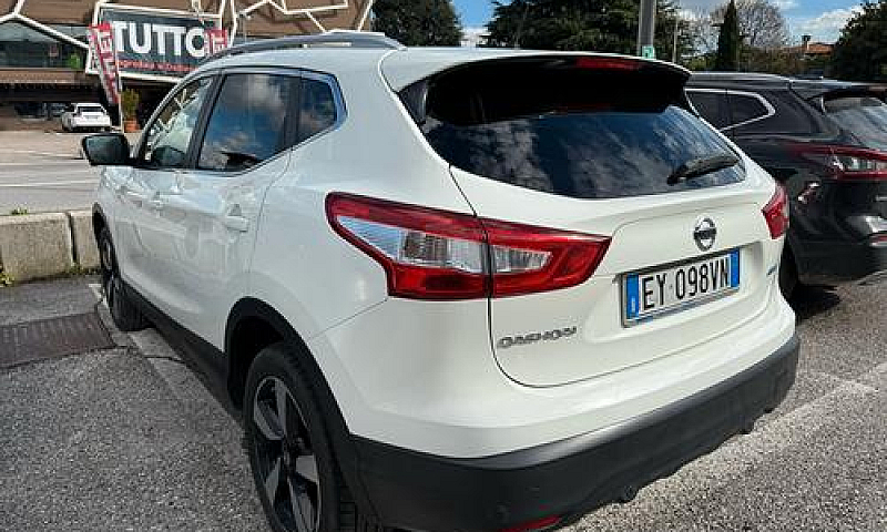 Nissan Qashqai 1.5 D...