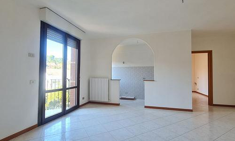 Appartamento Con Gar...