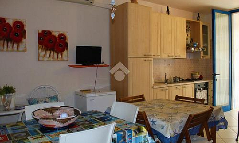 3 Locali A Carovigno...