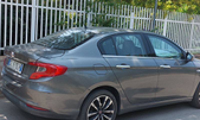 Fiat Tipo Sedan...