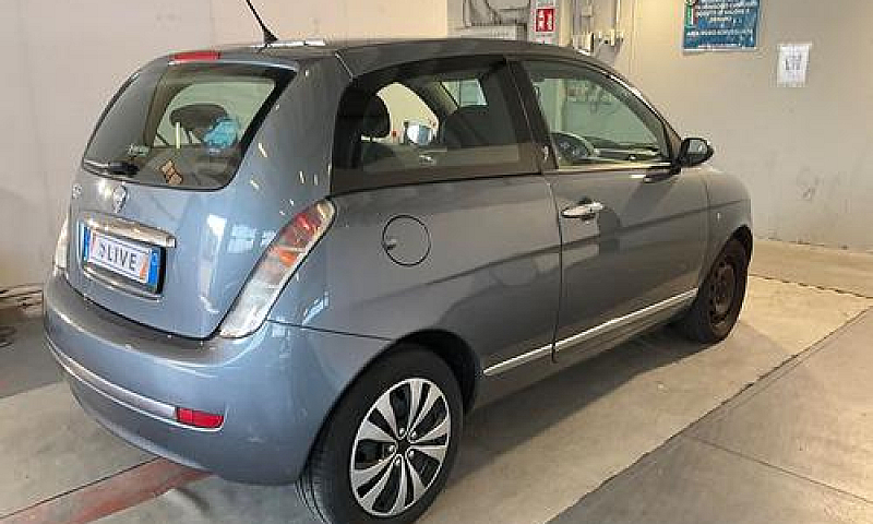 Lancia Ypsilon 1.2 A...