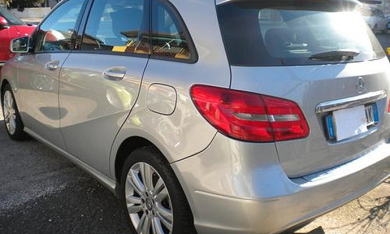 Mercedes-Benz B 180 ...