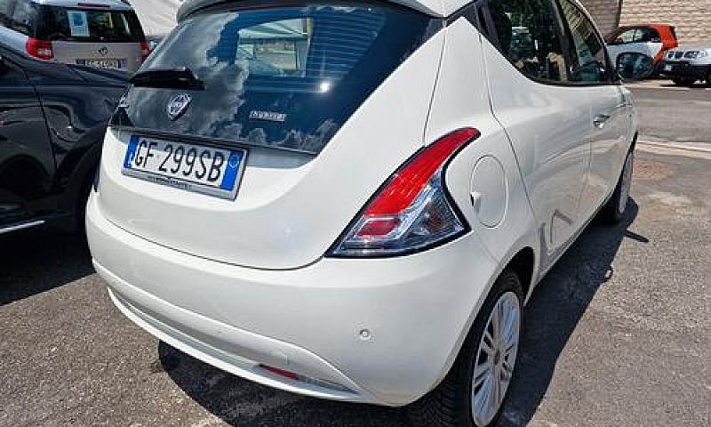 Lancia Ypsilon 1.0 F...