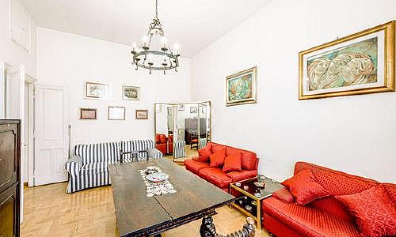 4 Locali A Roma...