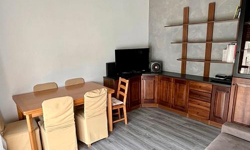 Trilocale In Zona Bu...