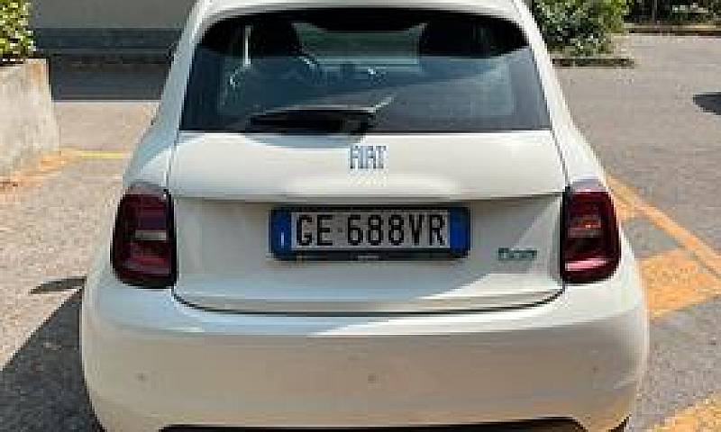 Fiat 500E...