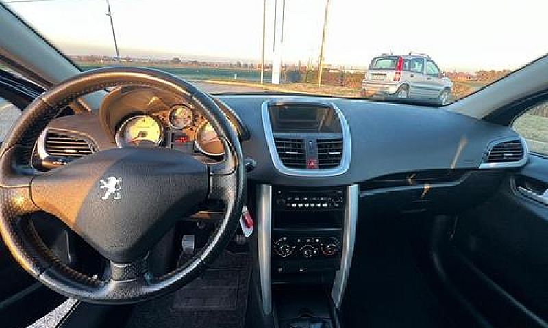 Peugeot 207 1.4 Hdi ...